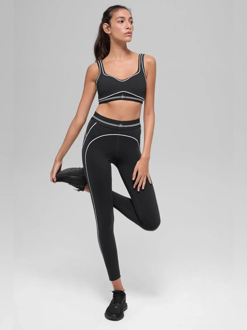 ALO Yoga Airbrush Heart Throb Bra and Leggings Set